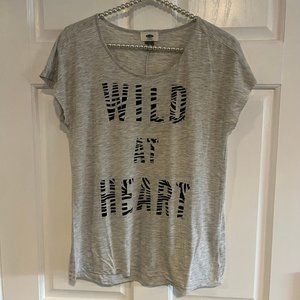 Old Navy Ladies Scoop Neck "Wild at Heart" Short Sleeve Graphic Tee Size S